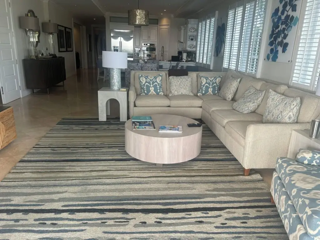Sea Breeze Condo 5 open-plan living area